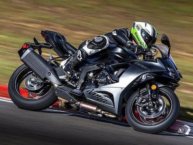 2023-2025 Kawasaki ZX6R Motorcycle Fairing - Matte Black Canada