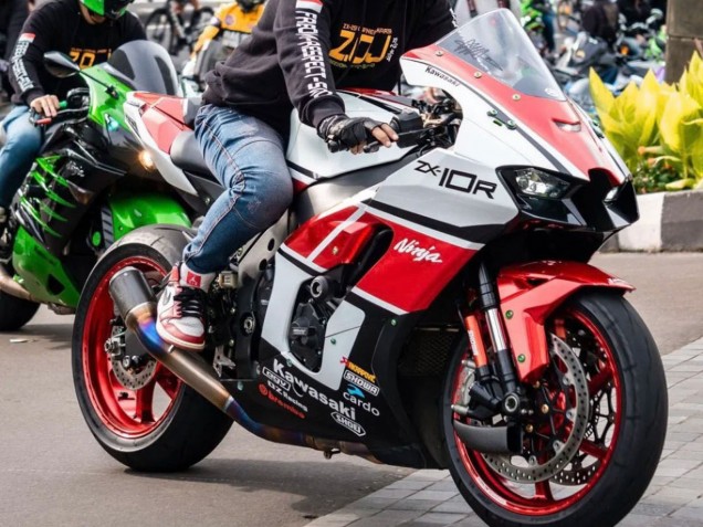 2021-2025 Kawasaki ZX10R Motorcycle Fairings - White Red Black Canada