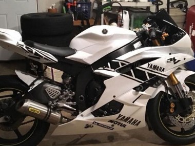 Online 2006-2007 Yamaha YZF 600 R6 Motorcycle Fairings - White Glossy Black Motul Michelin Canada